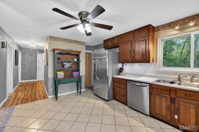 31 Fahey Place, Belleville, IL 62220
