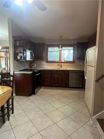 900 Ingersol Drive, Kettering, OH 45429