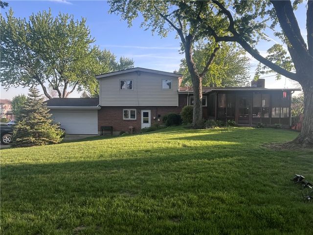 900 Ingersol Drive, Kettering, OH 45429