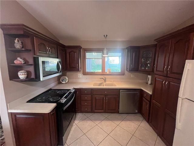 900 Ingersol Drive, Kettering, OH 45429