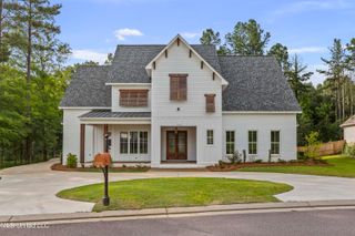 104 Westlake Circle West, Madison, MS 39110