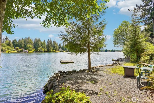 21417 Snag Island Drive E, Lake Tapps, WA 98391