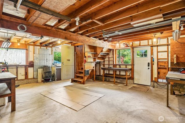 21417 Snag Island Drive E, Lake Tapps, WA 98391