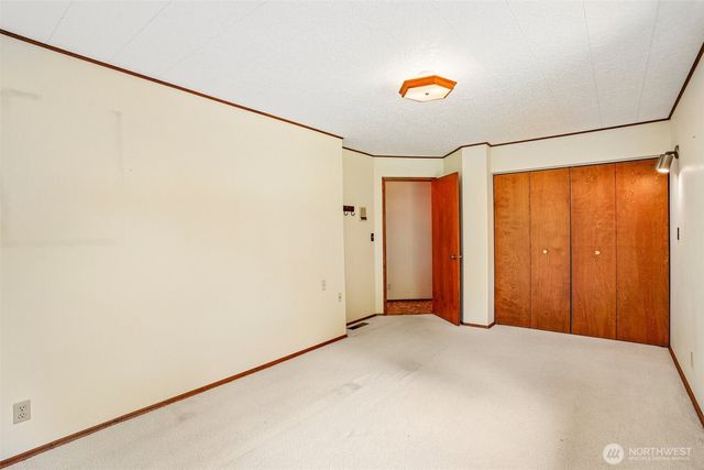 21417 Snag Island Drive E, Lake Tapps, WA 98391