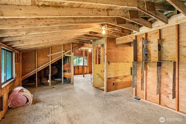 21417 Snag Island Drive E, Lake Tapps, WA 98391