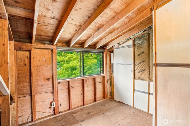 21417 Snag Island Drive E, Lake Tapps, WA 98391