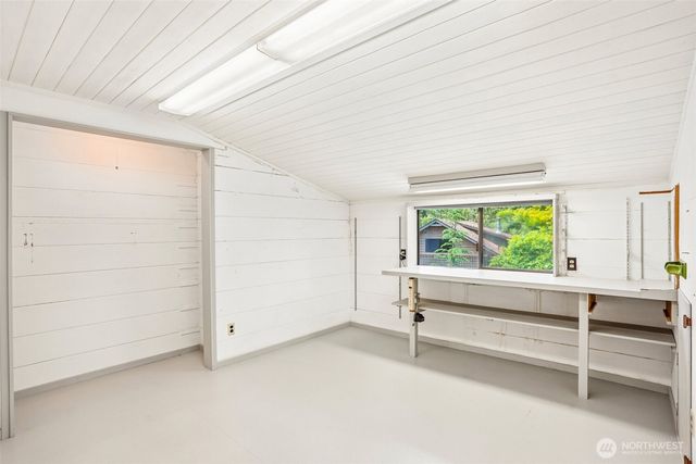 21417 Snag Island Drive E, Lake Tapps, WA 98391