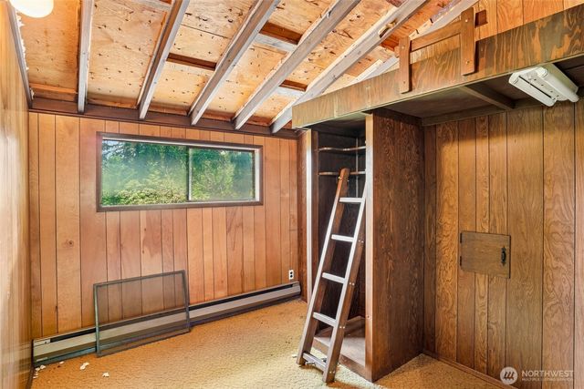 21417 Snag Island Drive E, Lake Tapps, WA 98391