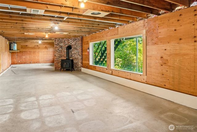 21417 Snag Island Drive E, Lake Tapps, WA 98391