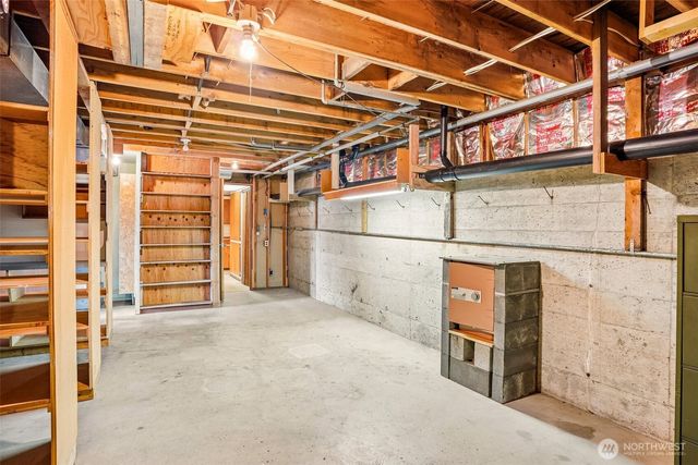 21417 Snag Island Drive E, Lake Tapps, WA 98391