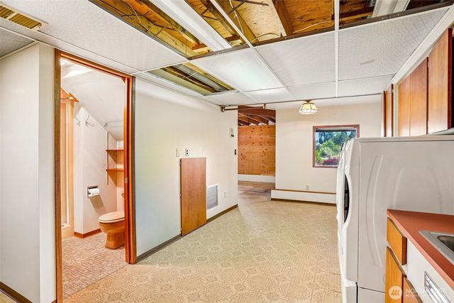 21417 Snag Island Drive E, Lake Tapps, WA 98391