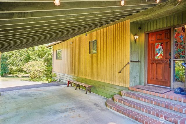 21417 Snag Island Drive E, Lake Tapps, WA 98391