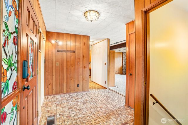 21417 Snag Island Drive E, Lake Tapps, WA 98391