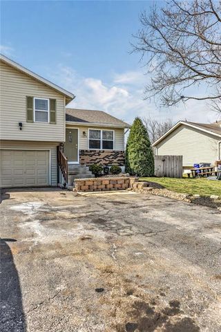 1019 N JAN MAR Street, Olathe, KS 66061