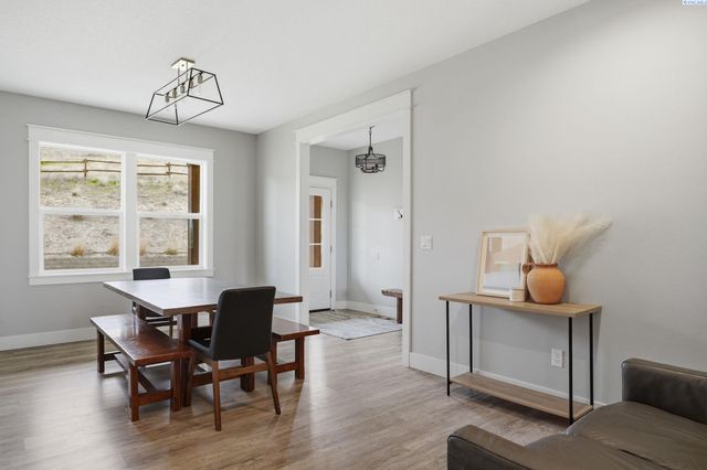 59426 E. 95th Prse, Benton City, WA 99320