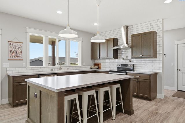 59426 E. 95th Prse, Benton City, WA 99320