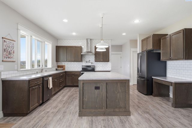 59426 E. 95th Prse, Benton City, WA 99320