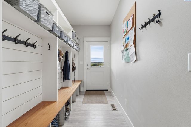 59426 E. 95th Prse, Benton City, WA 99320