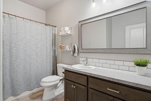 59426 E. 95th Prse, Benton City, WA 99320