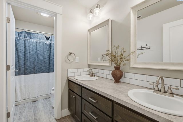 59426 E. 95th Prse, Benton City, WA 99320