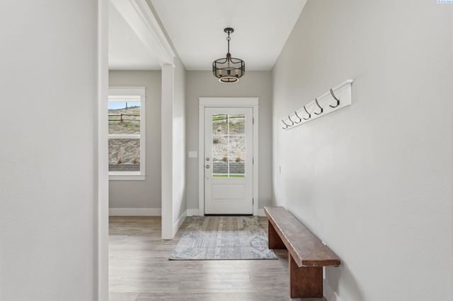 59426 E. 95th Prse, Benton City, WA 99320