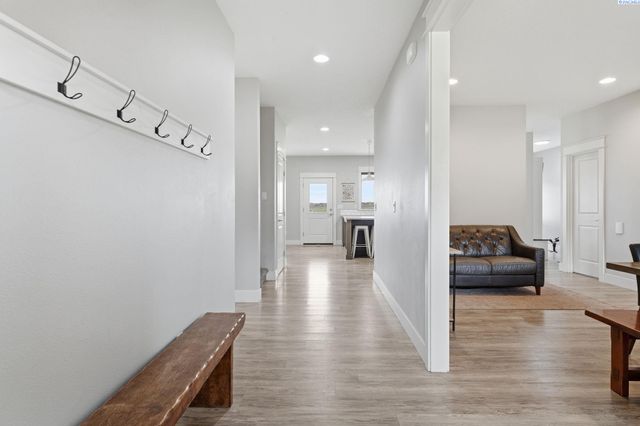 59426 E. 95th Prse, Benton City, WA 99320