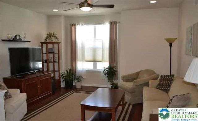 6072 Valley Forge Drive, Coopersburg Boro, PA 18036