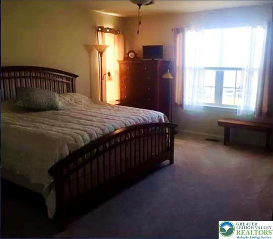 6072 Valley Forge Drive, Coopersburg Boro, PA 18036