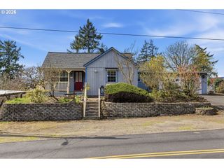 319 N 3RD St, Kalama, WA 98625