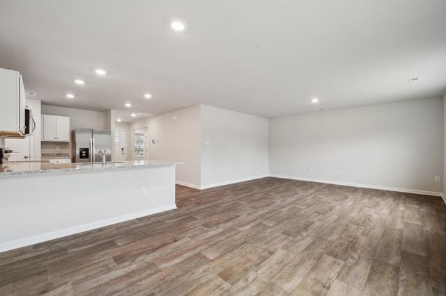 102 FIELDCREST LN, Staunton, VA 24401