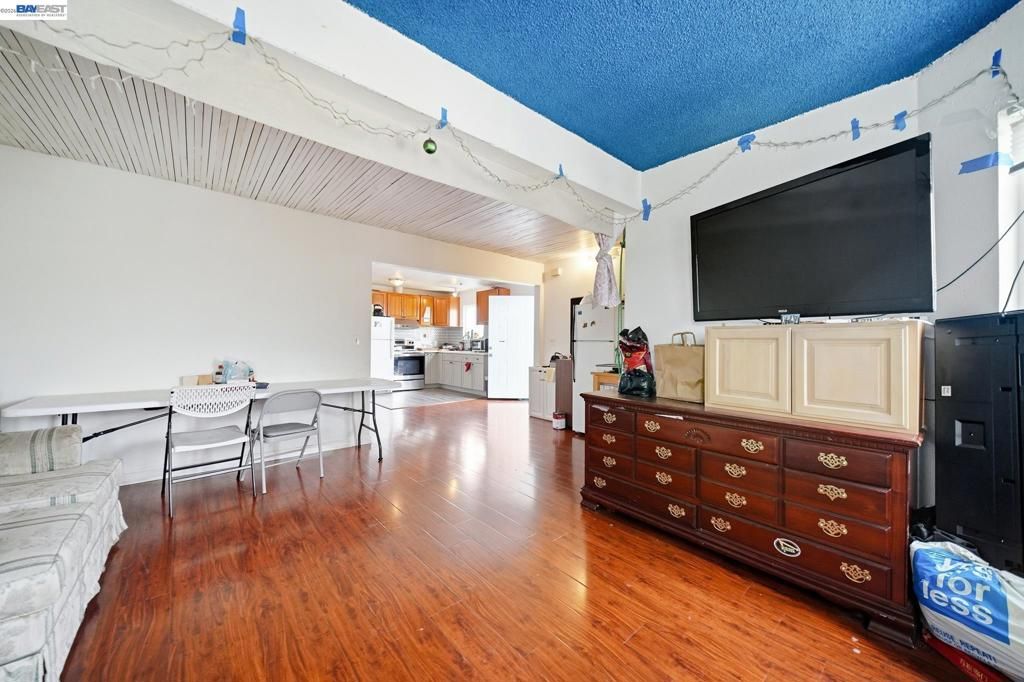 Image 12 of property listing at 2223 E 23Rd St, Oakland, CA 94606