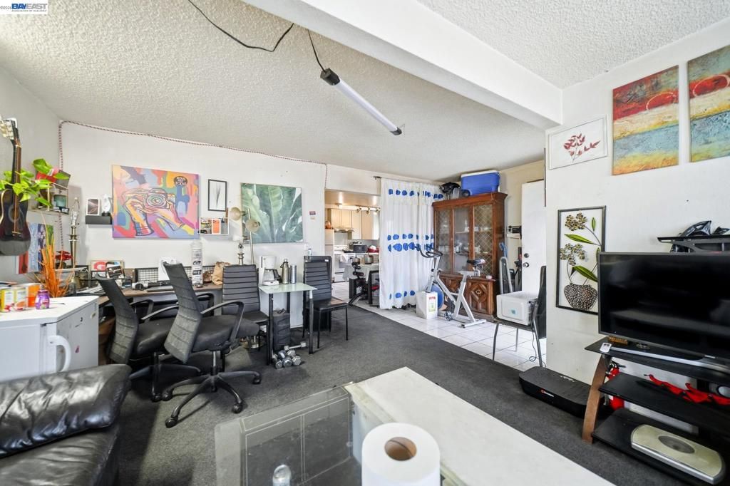 Image 17 of property listing at 2223 E 23Rd St, Oakland, CA 94606