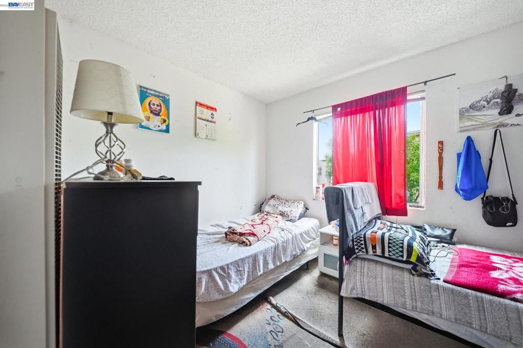 Image 19 of property listing at 2223 E 23Rd St, Oakland, CA 94606