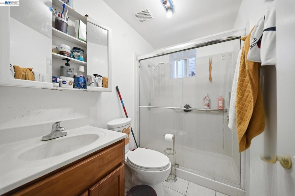 Image 23 of property listing at 2223 E 23Rd St, Oakland, CA 94606