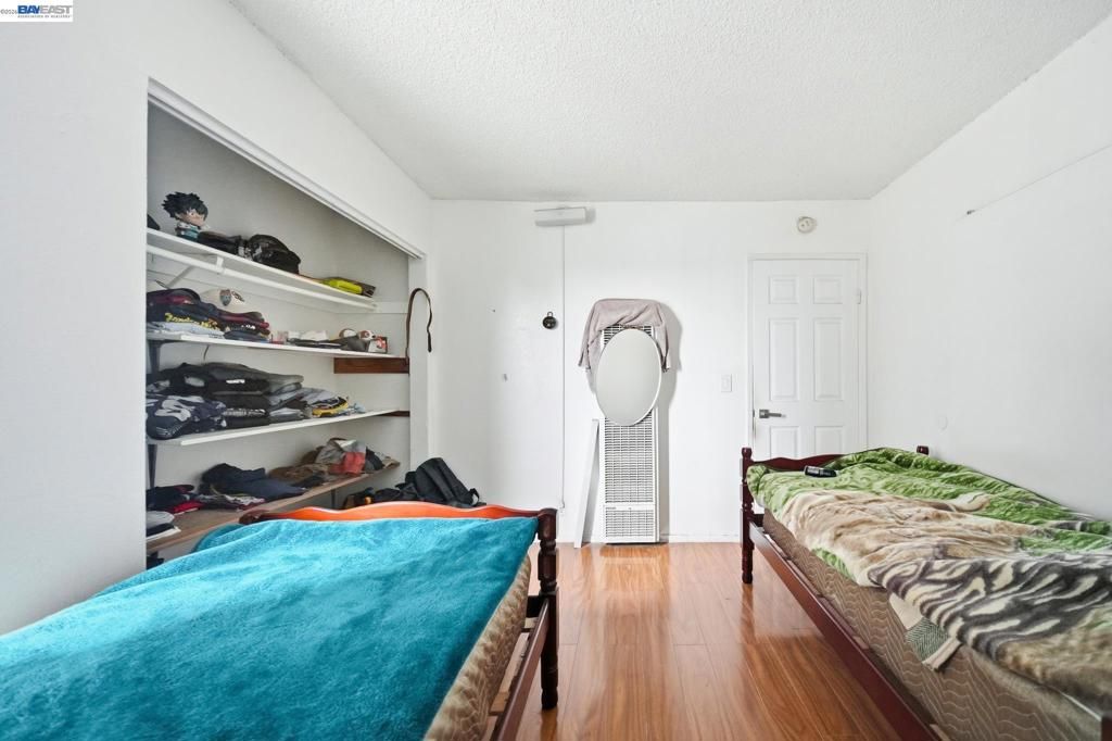 Image 27 of property listing at 2223 E 23Rd St, Oakland, CA 94606