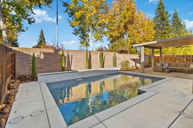 1856 Grouse Run Cir, Roseville, CA 95747