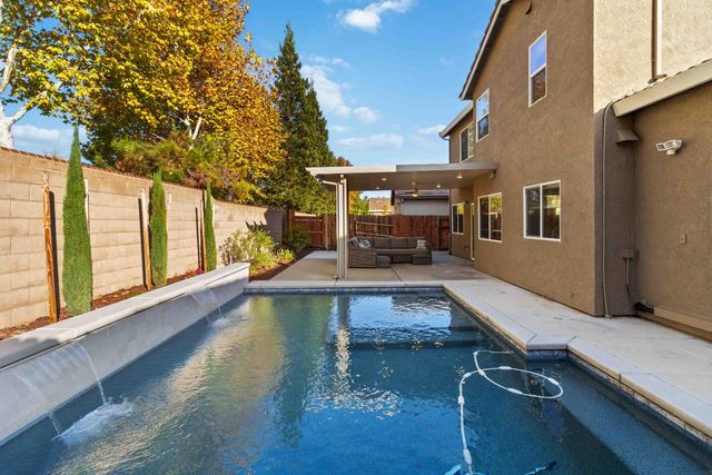 1856 Grouse Run Cir, Roseville, CA 95747