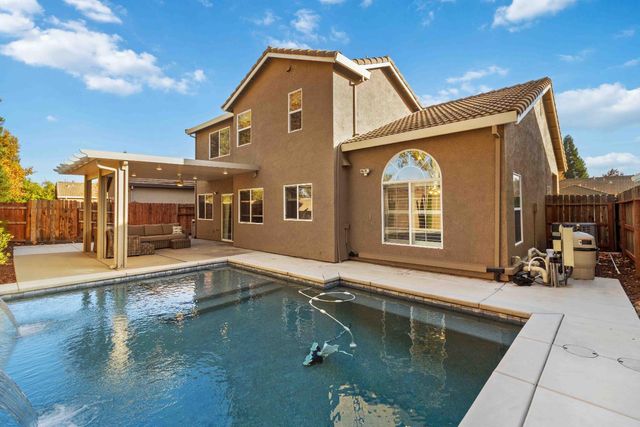 1856 Grouse Run Cir, Roseville, CA 95747