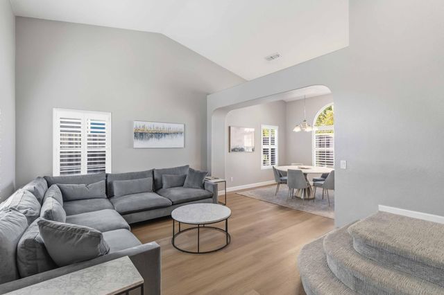 1856 Grouse Run Cir, Roseville, CA 95747