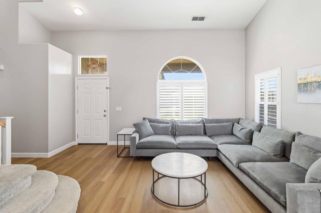 1856 Grouse Run Cir, Roseville, CA 95747