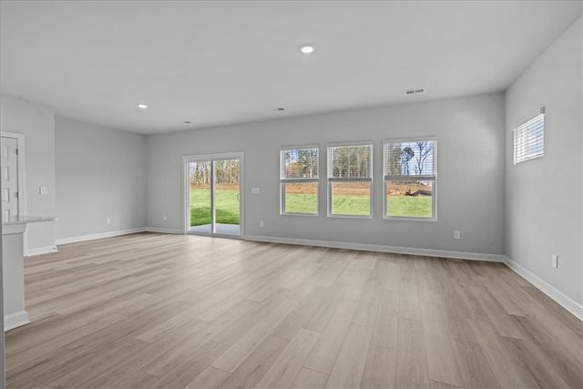 662 Cozy Bluff Road, Spartanburg, SC 29301