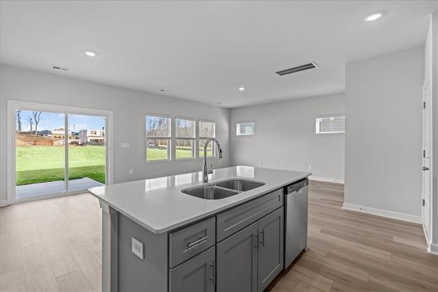 662 Cozy Bluff Road, Spartanburg, SC 29301