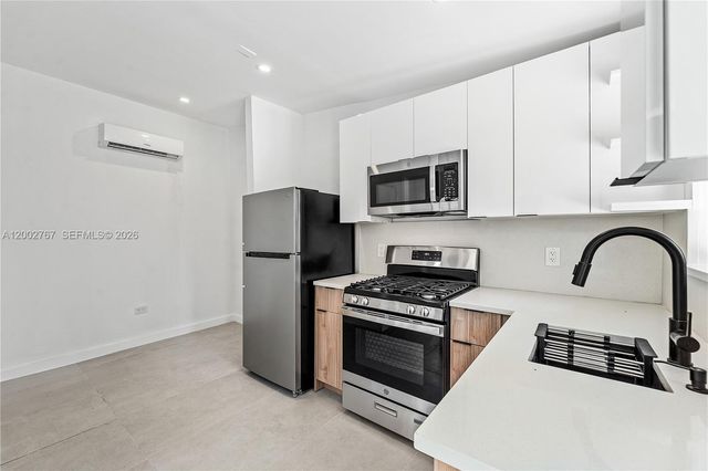 3040 NW 93rd St, Miami, FL 33147