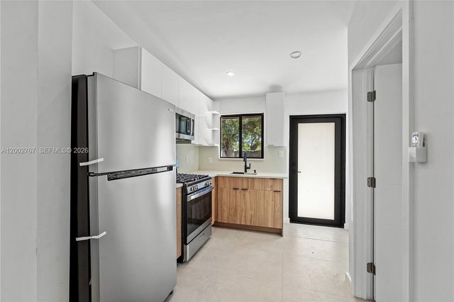 3040 NW 93rd St, Miami, FL 33147