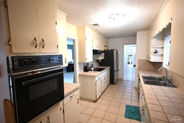 441 Shiloh Dr, Pensacola, FL 32503