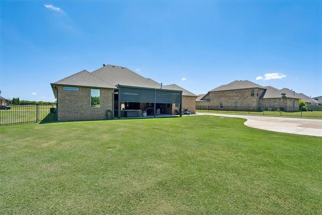 20915 Highlander Ridge Drive, Edmond, OK 73012