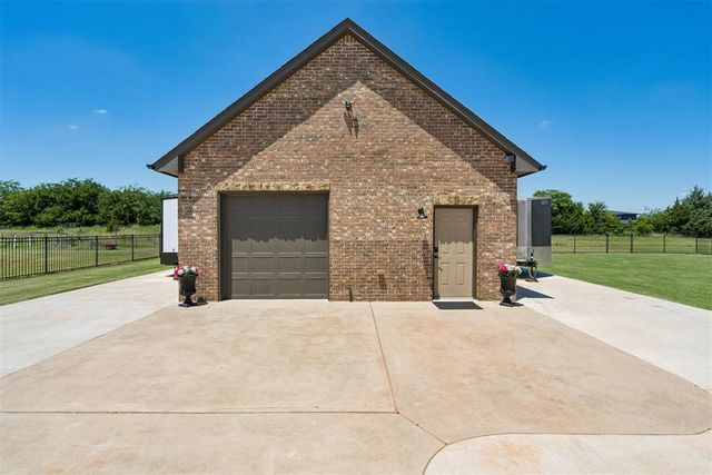 20915 Highlander Ridge Drive, Edmond, OK 73012