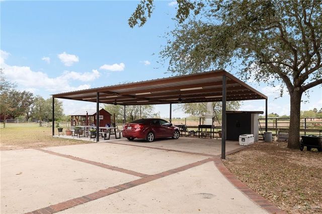 23725 N Val Verde Road, Edinburg, TX 78542