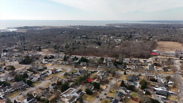 14 Donna Place, East Islip, NY 11730