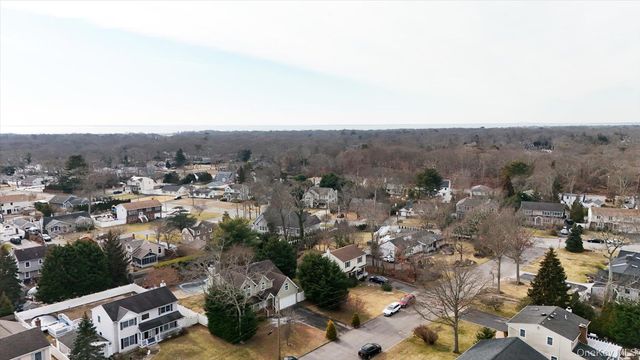 14 Donna Place, East Islip, NY 11730